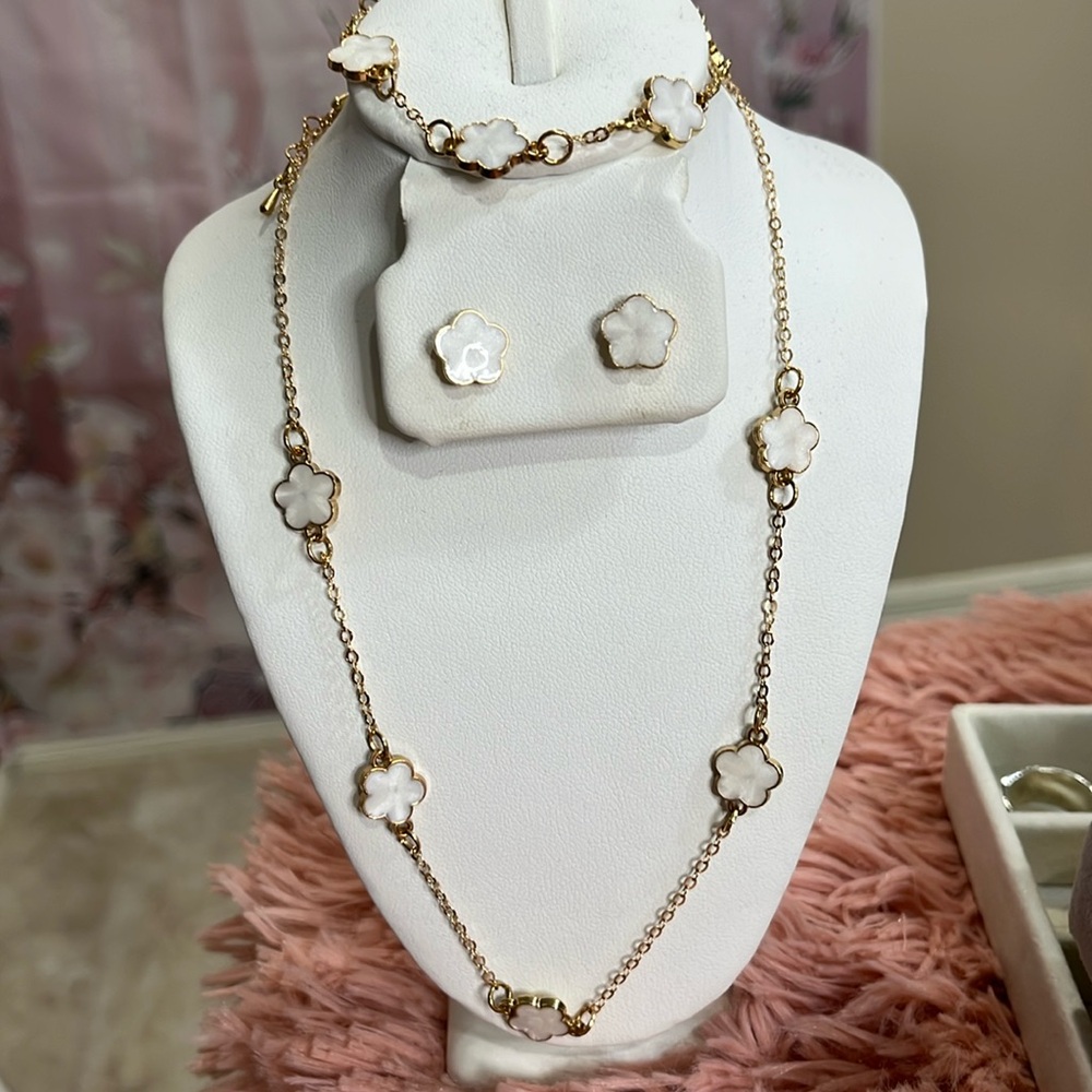White Flower Three Piece Jewelry Set 18K Gold Plated Over Stainless Steel